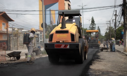 Volta Redonda: Rua 33 começa a ser asfaltada para melhorar circulação durante festas de fim de ano